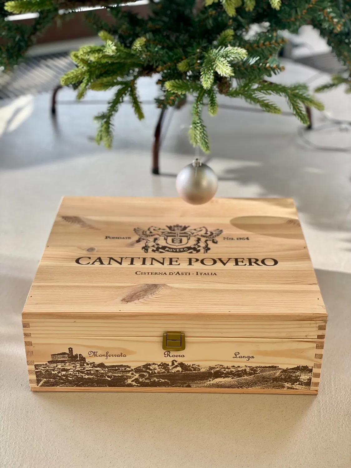 Cantine Povero ladă lemn 3 sticle vin cadou