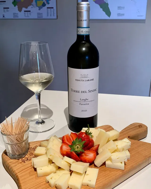 Cantine Povero Fresco e Sapido set vin alb Piemonte